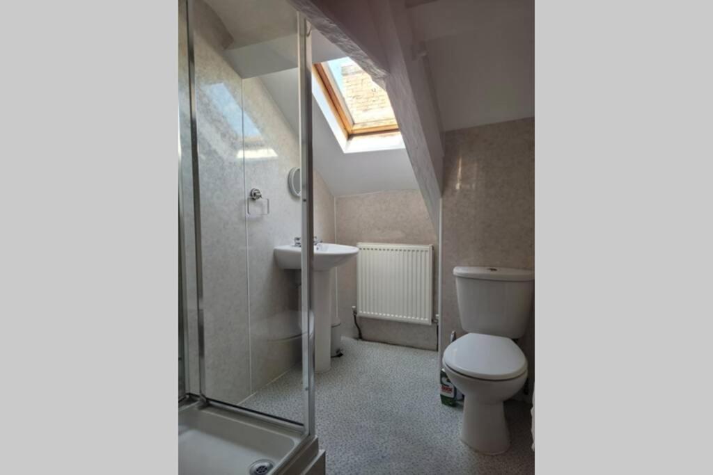 Large 5 Bed Town-Centre Home Close To The Beach, Sleeps 9 アベリストウィス エクステリア 写真