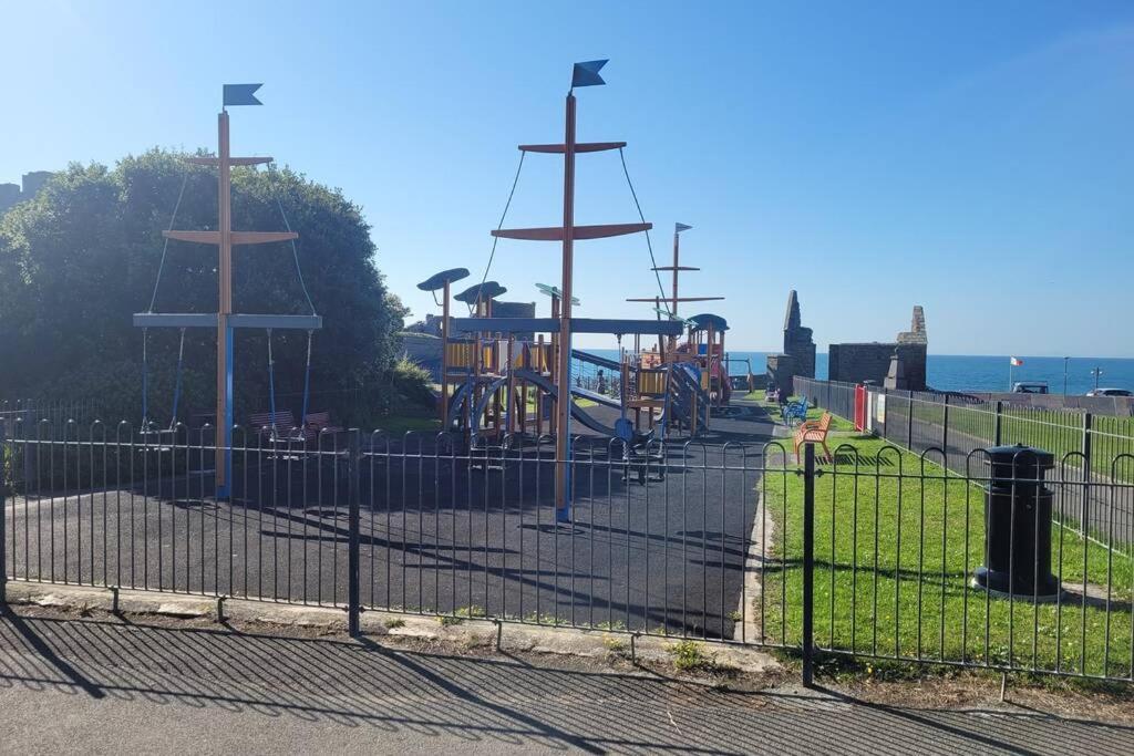 Large 5 Bed Town-Centre Home Close To The Beach, Sleeps 9 アベリストウィス エクステリア 写真