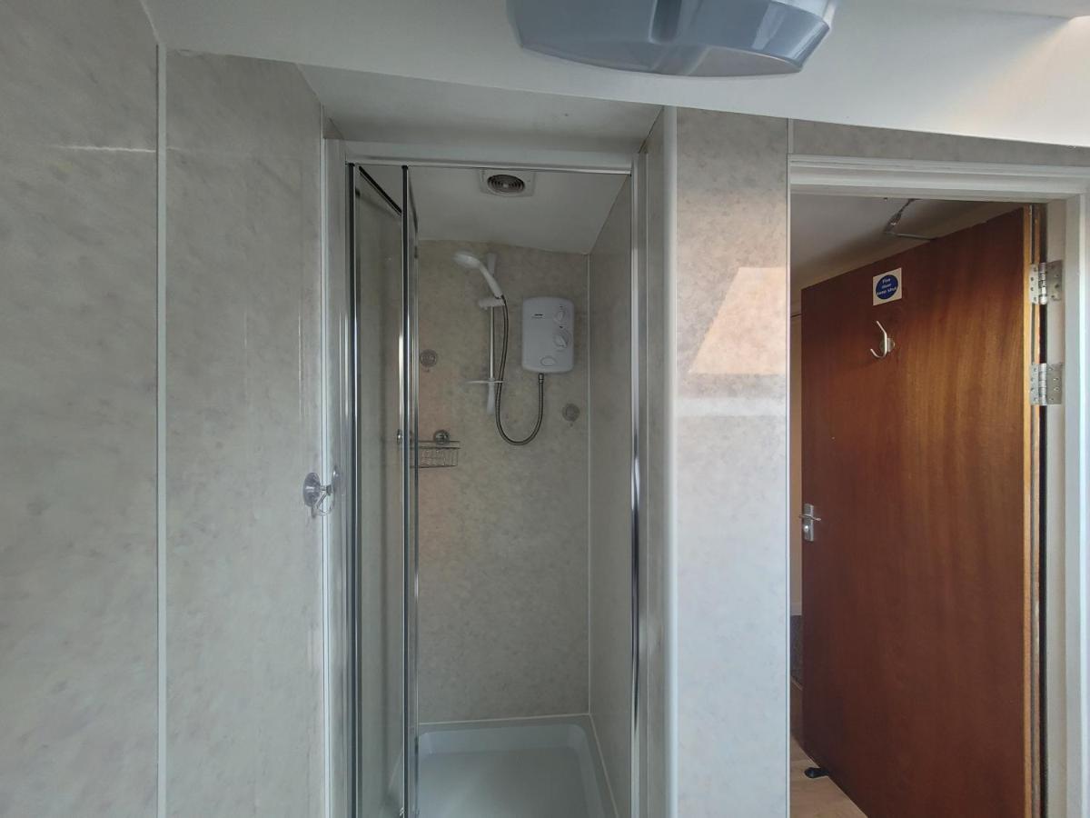 Large 5 Bed Town-Centre Home Close To The Beach, Sleeps 9 アベリストウィス エクステリア 写真
