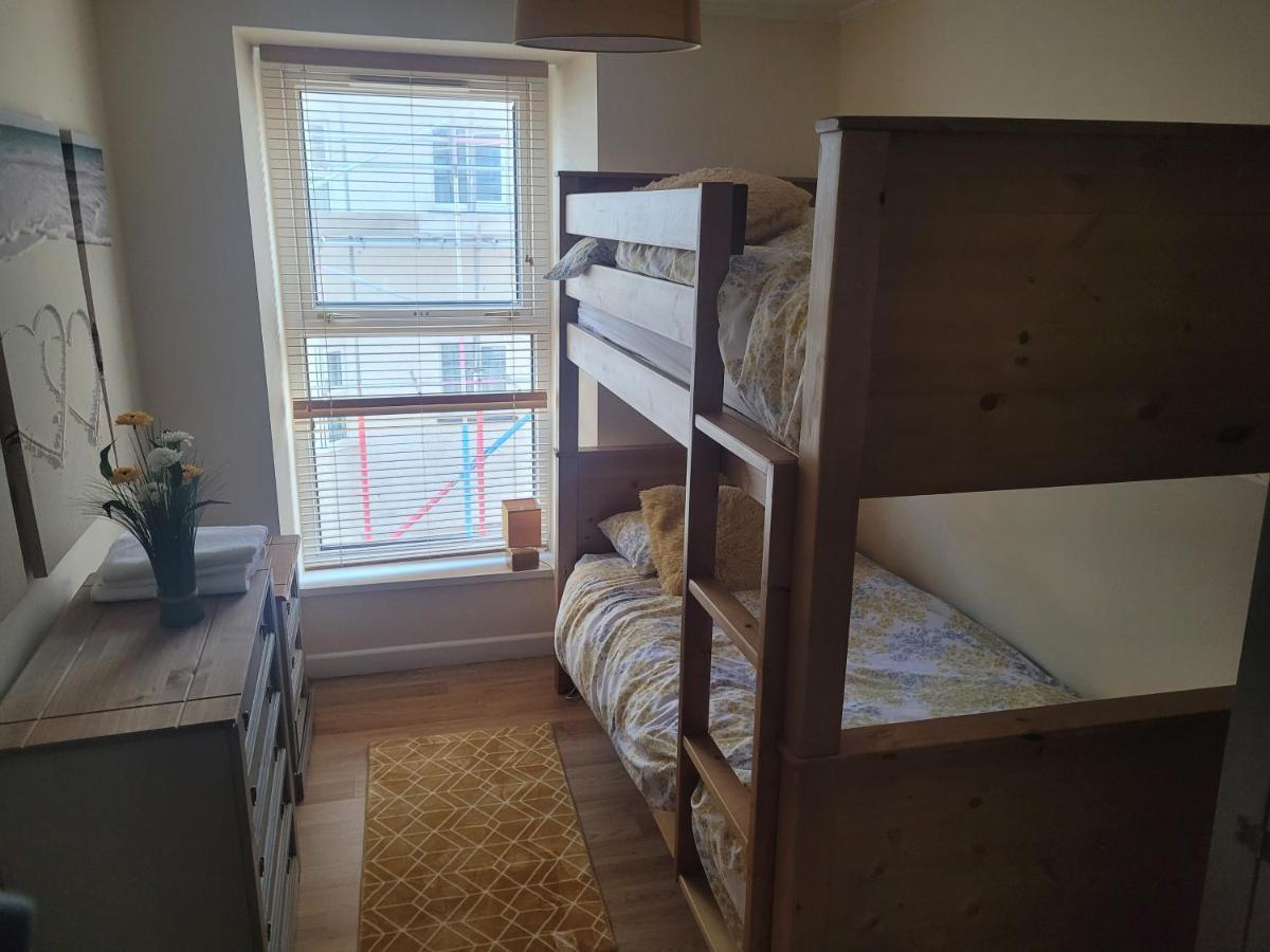 Large 5 Bed Town-Centre Home Close To The Beach, Sleeps 9 アベリストウィス エクステリア 写真