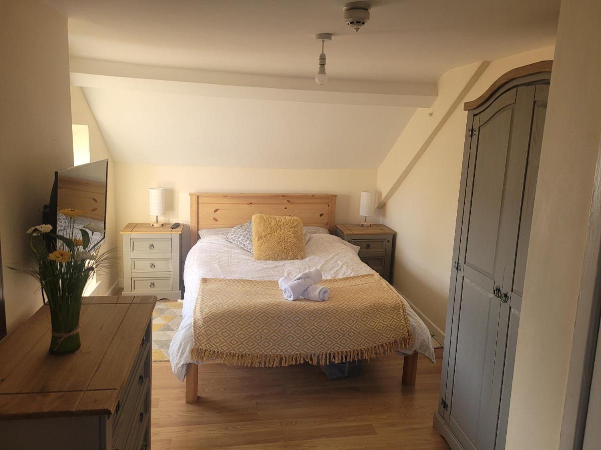 Large 5 Bed Town-Centre Home Close To The Beach, Sleeps 9 アベリストウィス エクステリア 写真