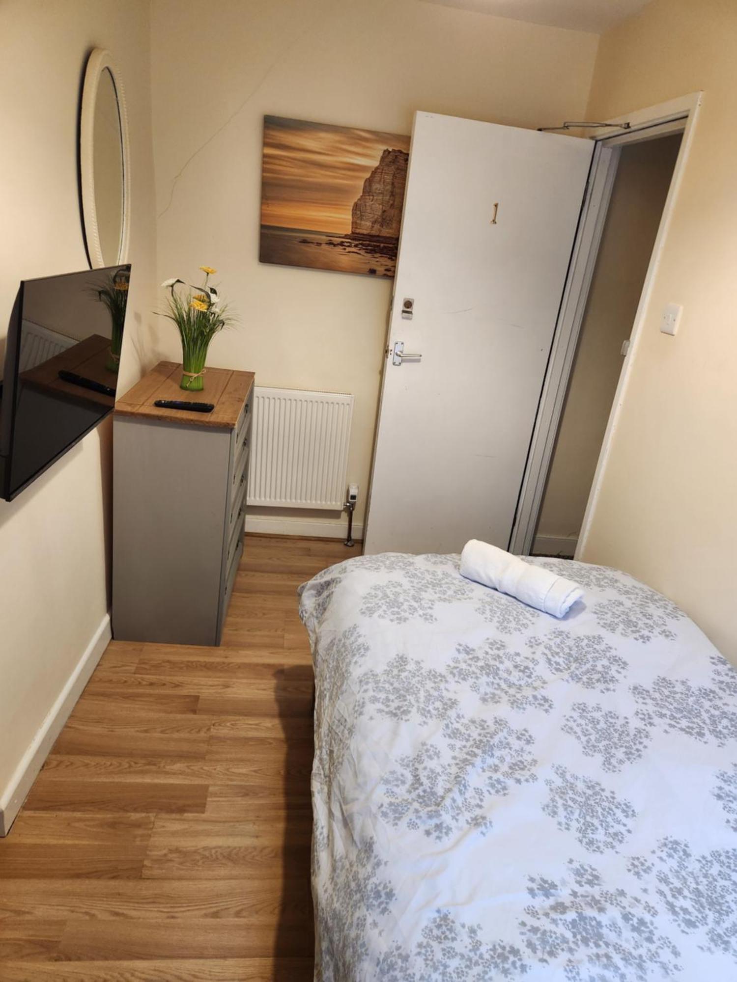Large 5 Bed Town-Centre Home Close To The Beach, Sleeps 9 アベリストウィス エクステリア 写真
